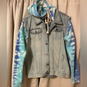 Denim jacket with soft sleeves and hood.